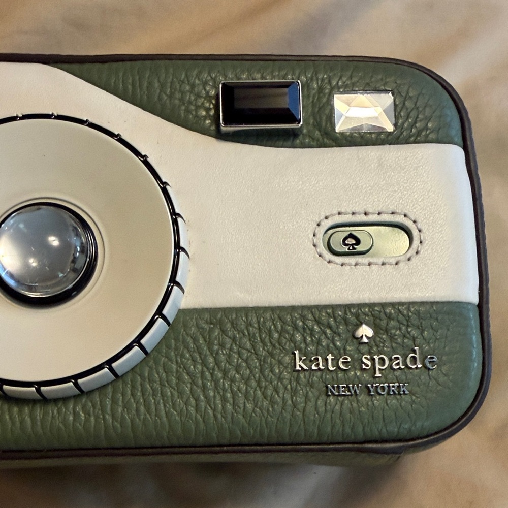 Kate Spade Green and White Camera Wristlet - Picture 3 of 6